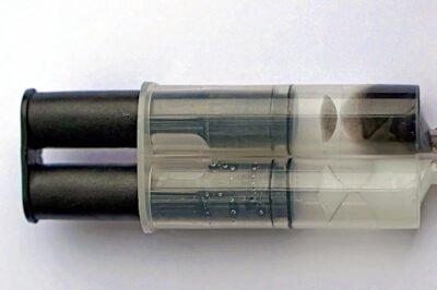 环氧树脂和胶水一样吗？