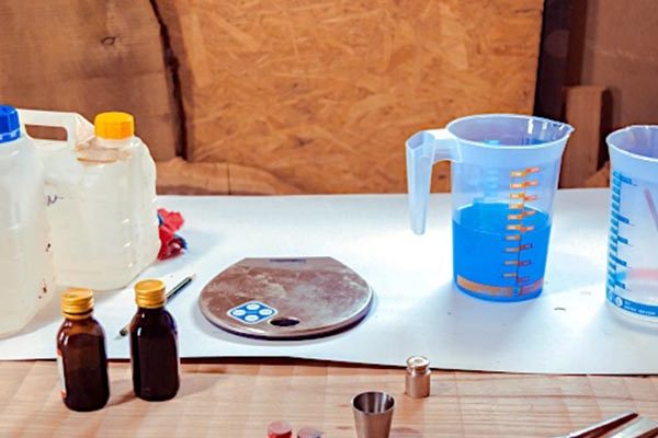 树脂会粘在保鲜膜上吗？