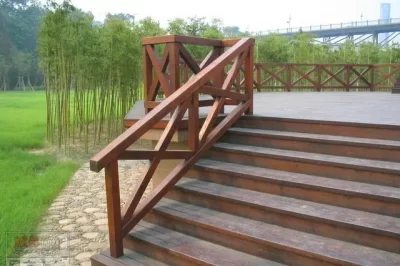 如何将木楼梯漆成深棕色