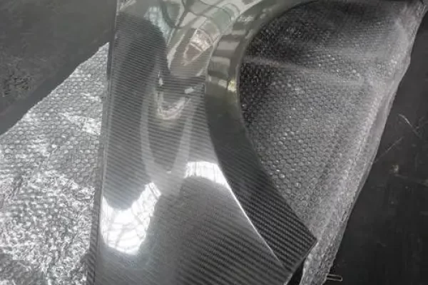 碳纤维零件是如何制造的？