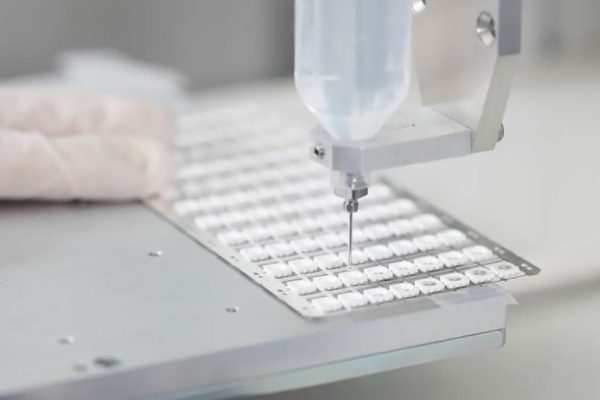 使用环氧树脂粘合剂