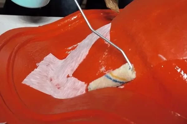 如何使用喷雾脱模剂：完美模具脱模的4个技巧