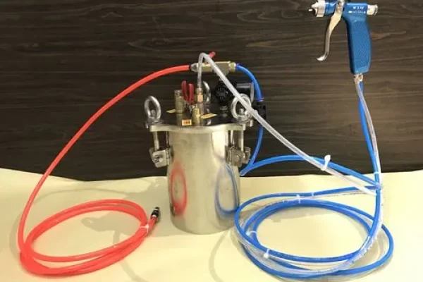 脱模剂喷涂：如何优化工艺以获得最佳效果