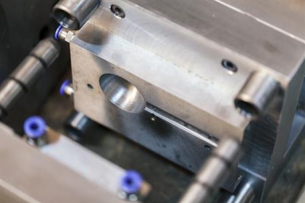 喷涂技术：为您的模具测量合适的脱模剂用量