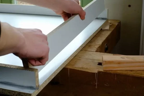 如何将环氧树脂涂在台面上？