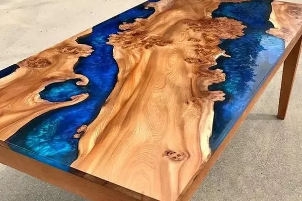 你能把环氧树脂倒在层压板上吗？