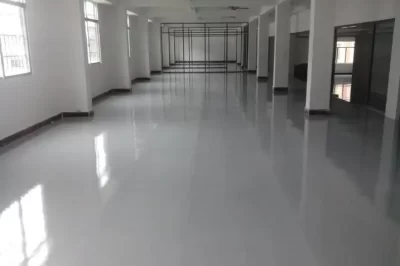 环氧地坪地面怎样清理？
