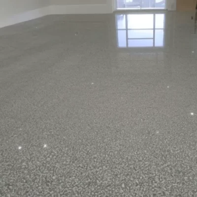 我可以用什么来清洁我的环氧地坪？