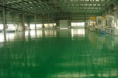 你能在环氧树脂车库地板上涂上一层透明涂层吗？