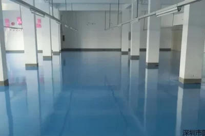 我应该在车库地板上涂上透明涂层吗？