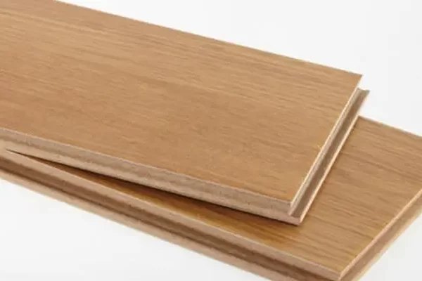 有没有可以在复合地板上涂上的涂层？