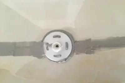 如何将环氧灌浆涂在淋浴地板上？