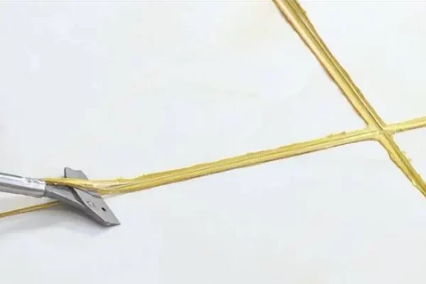 灌浆会粘附在环氧树脂上吗？