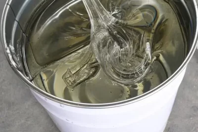 你能把树脂放在玻璃容器里吗？