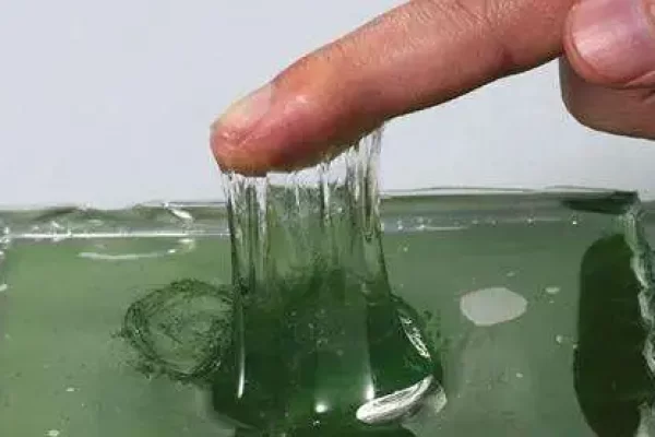 你能把环氧树脂放在环氧树脂上面吗？