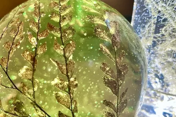 如何防止透明树脂变黄？