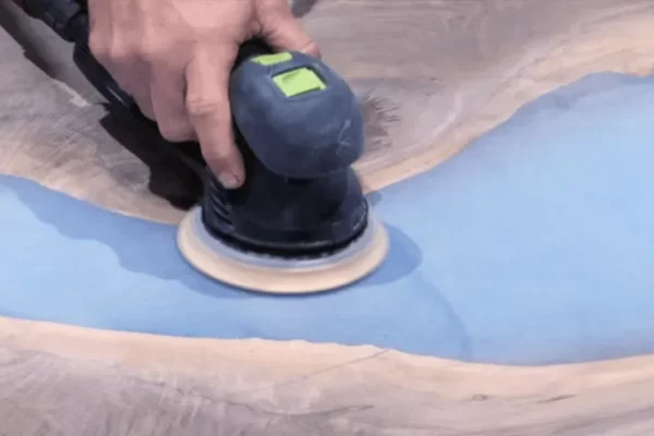 环氧树脂掉在地上会碎吗？