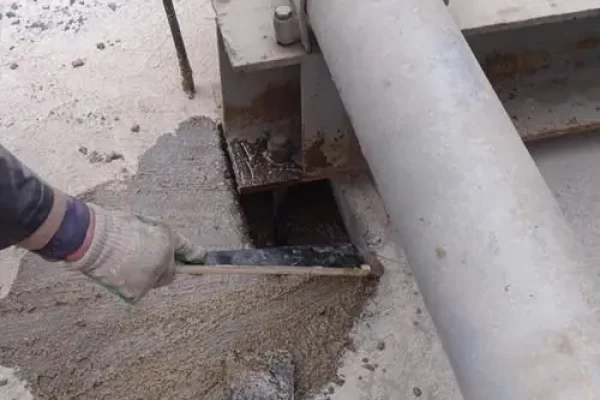 可以在现有灌浆上涂抹环氧灌浆吗？