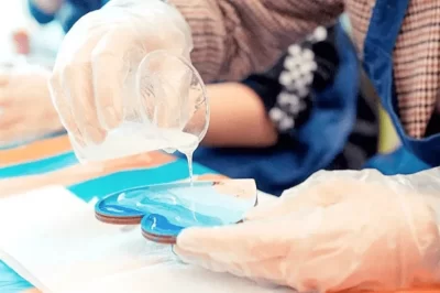 环氧树脂在阳光下会变黄吗？