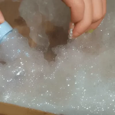 树脂在浇注前应放置多长时间？