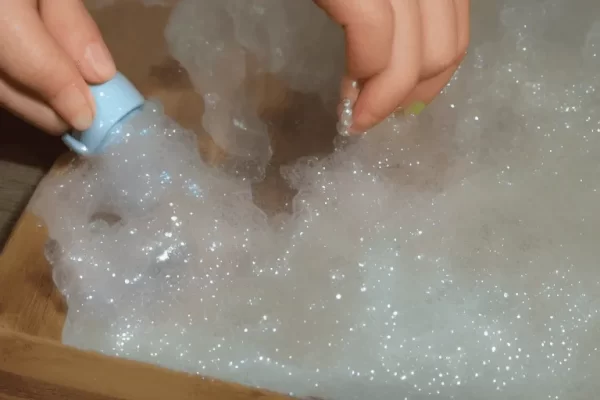 树脂在浇注前应放置多长时间？