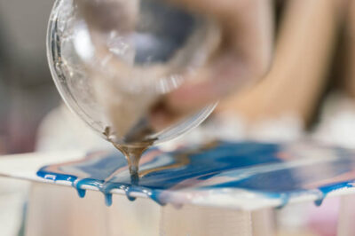 环氧树脂倒在照片