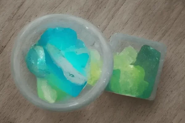 如何阻止闪光剂在树脂中下沉？