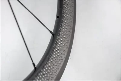 碳自行车轮辋是否纤维纤维自行车轮圈对普通骑车人来说值得吗？