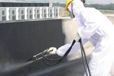 我在胶衣修复涂层上喷涂PVA，但PVA似乎在“侵蚀”凝胶涂层——发生了什么？