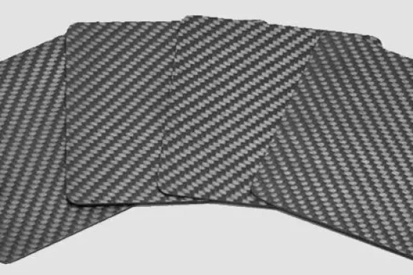 哪些复合材料类似于碳纤维？