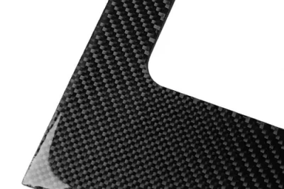 哪个更好：用于造船的玻璃纤维或碳纤维？为什么？