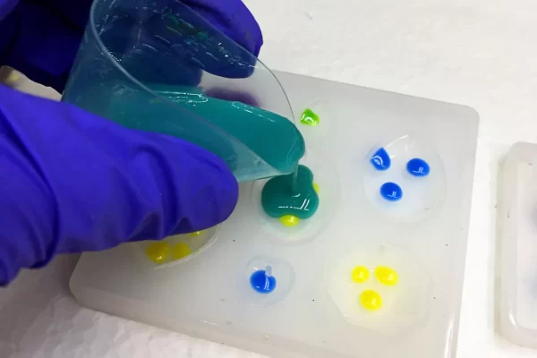 玻璃纤维粘合剂有哪些不同类型？