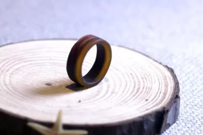 环氧树脂会粘在木头上吗？