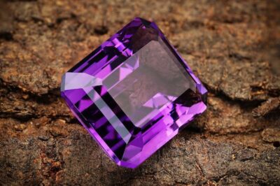 怎样区分真水晶和假水晶？