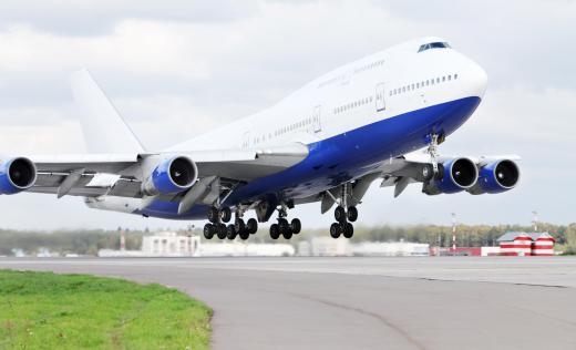 airplane-taking-off-into-the-sky