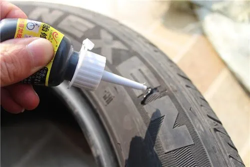 轮胎破胎补胶胶应该加什么材料才能更粘？