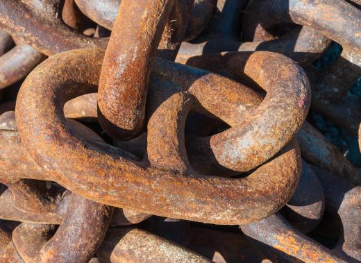 corroded-steel-chain