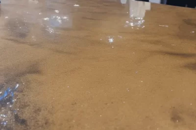 透明涂层剥落的原因是什么？