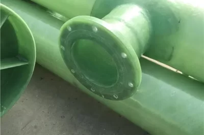 如何修复玻璃纤维裂缝？