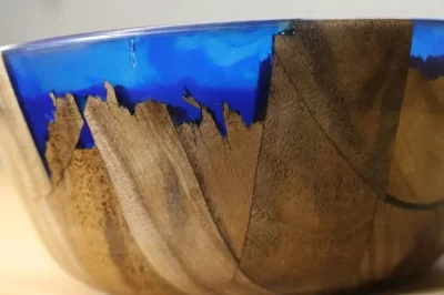 如何在涂环氧树脂胶之前密封木材？