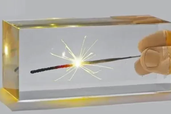 你能在树脂中使用普通的闪光吗？