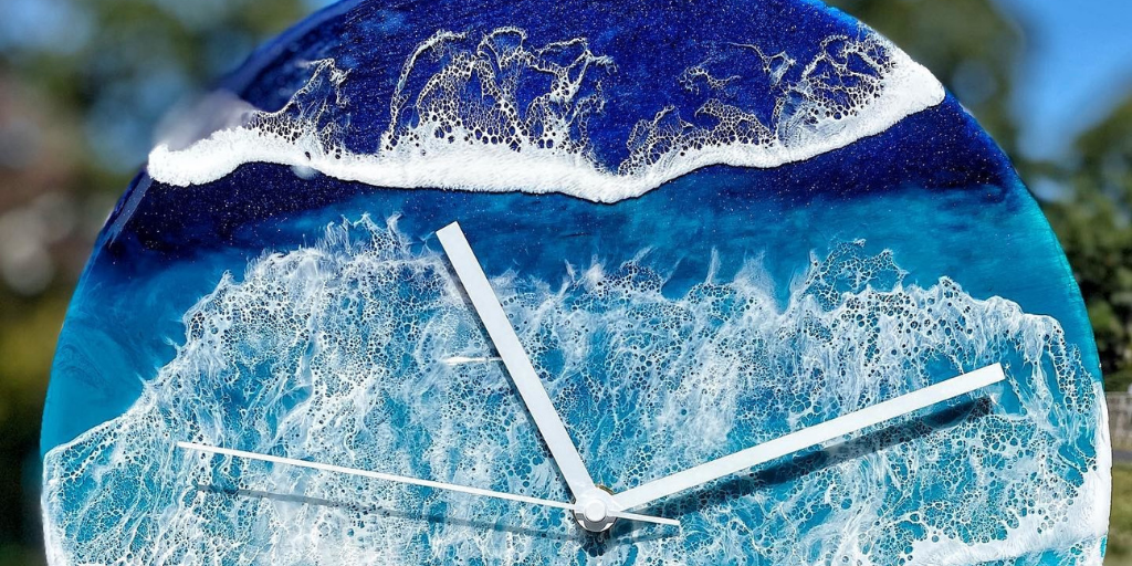 ocean-resin-art-clock-by-ej.artistry-on-instagram