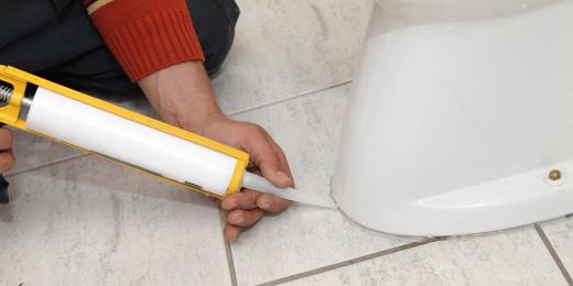 silicone-caulk-toilet