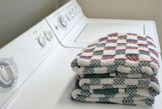 washer-and-dryer-with-towels
