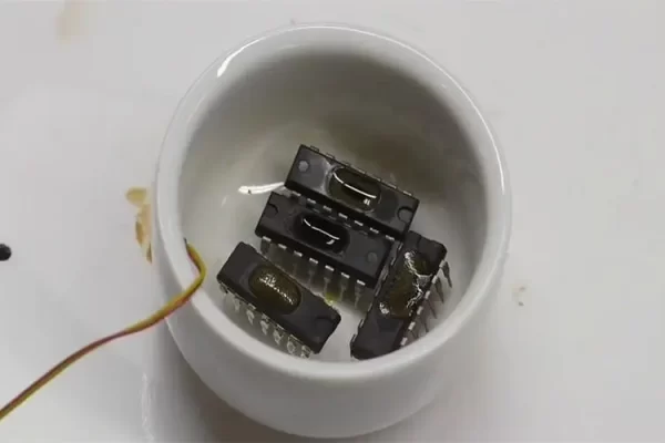 你如何给环氧树脂上色还是预先混合？