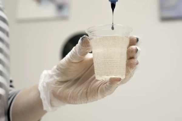 如何修复环氧树脂条台面、桌面或工作台面上的波纹或波浪？