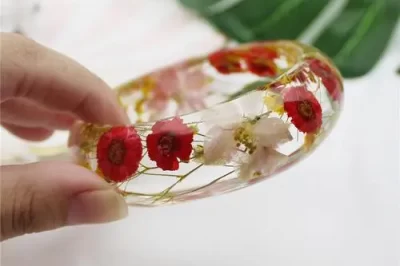 在树脂中使用干花的提示和技巧