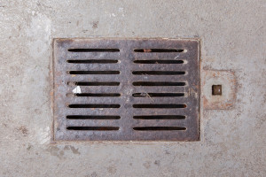 车库地板环氧树脂安装人员需要知道地板是否有排水管或柱子