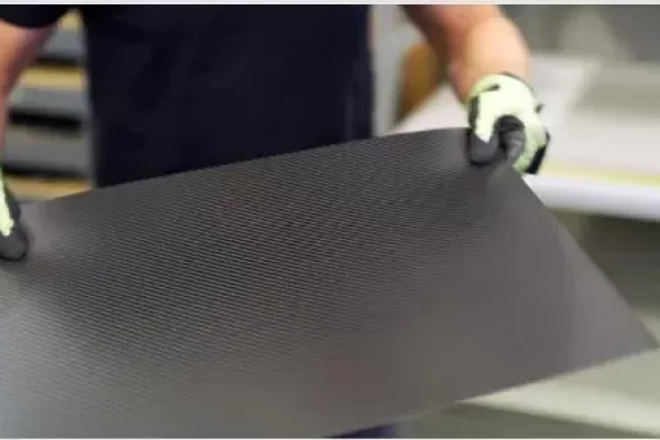 碳纤维增强聚合物 (CFRP) 是什么？