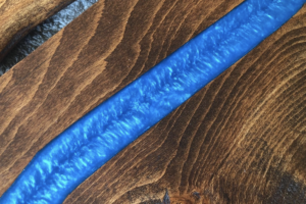 用于 DIY 环氧树脂河桌的深浇注树脂